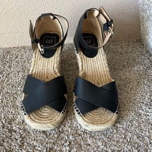 Wedged sandals